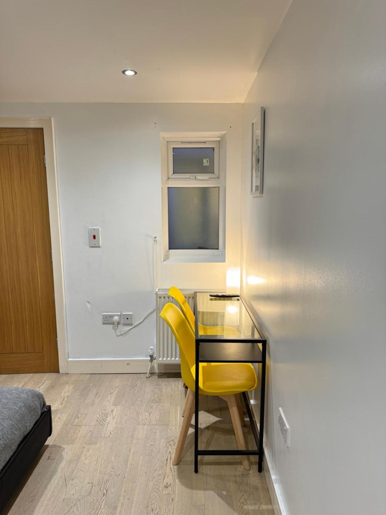 Cozy En-Suite Near Stratford London Exterior foto