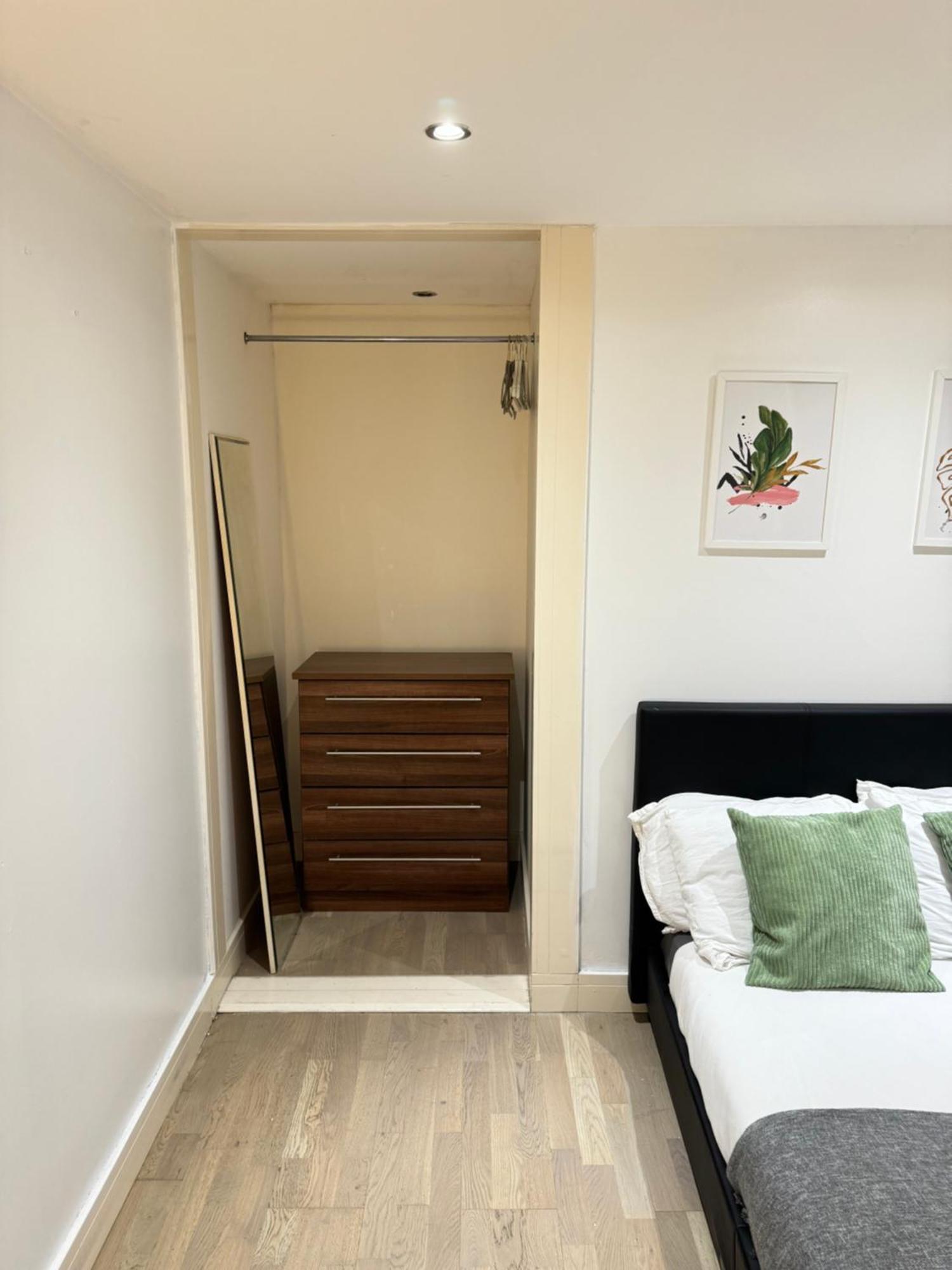 Cozy En-Suite Near Stratford London Exterior foto